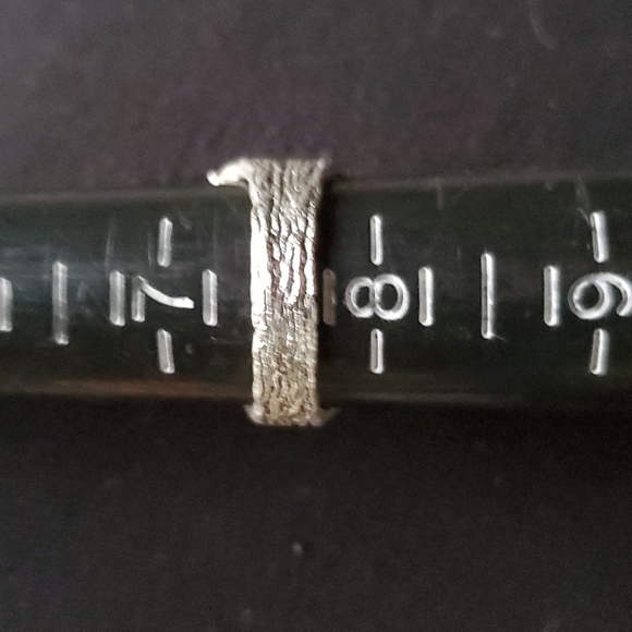New Unique Mother of Pearl Lizard Silver Ring. - Picture 15 of 15